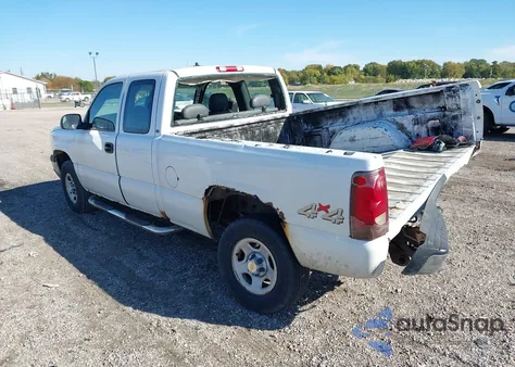2003 Chevrolet Silverado 1500 z USA, uszkodzony, nr VIN 1GCEK19V63Z266739